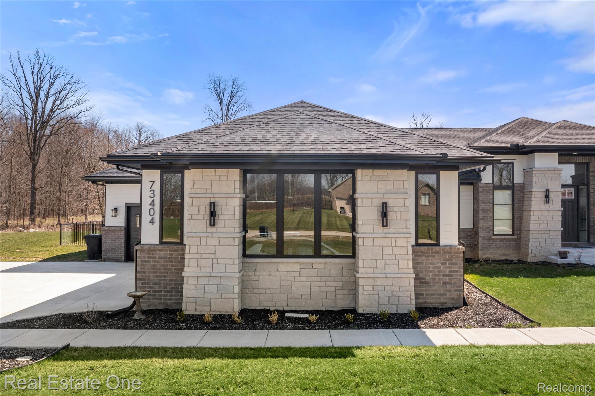 73404 Castle Court
