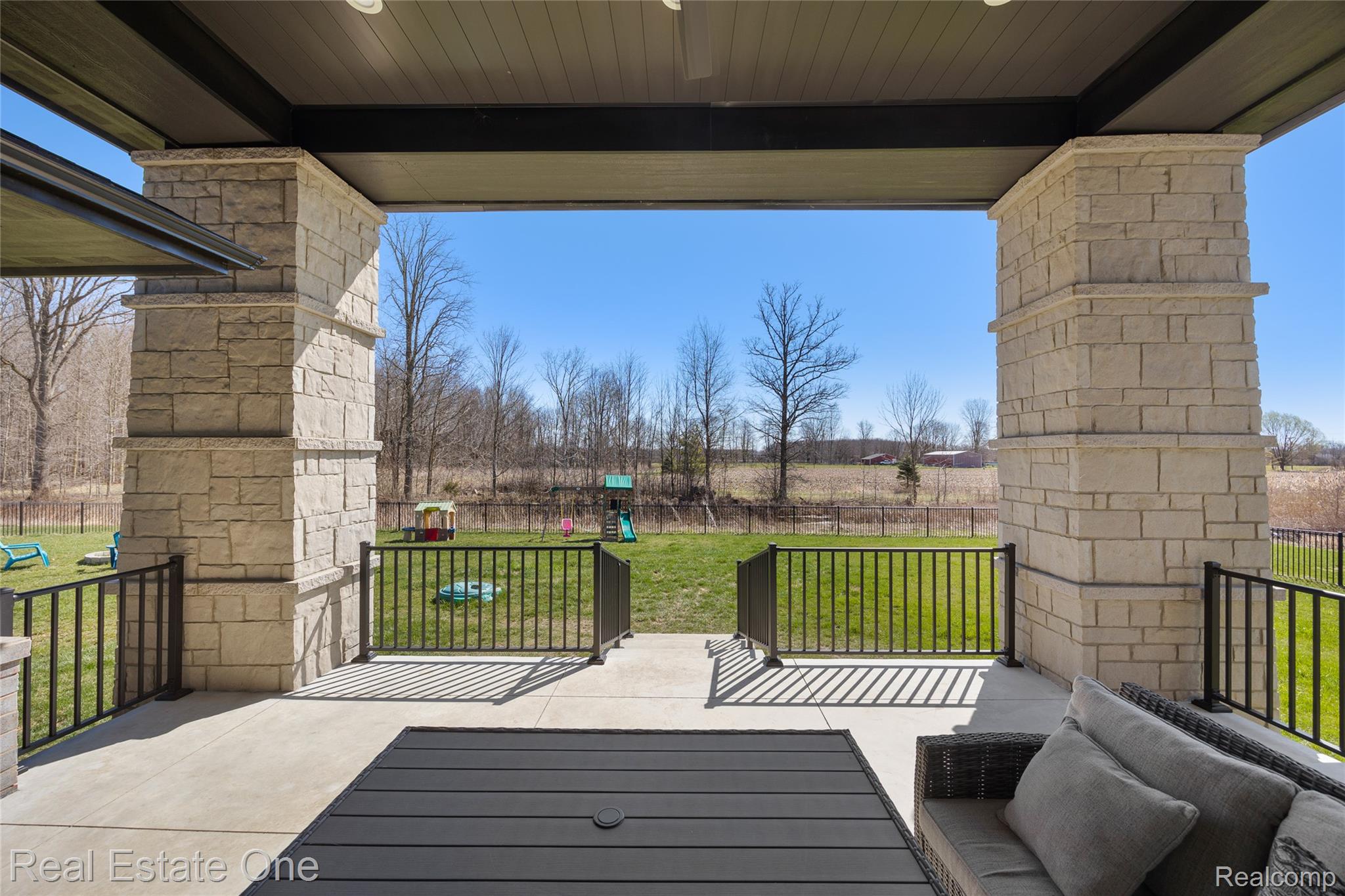 73404 Castle Court