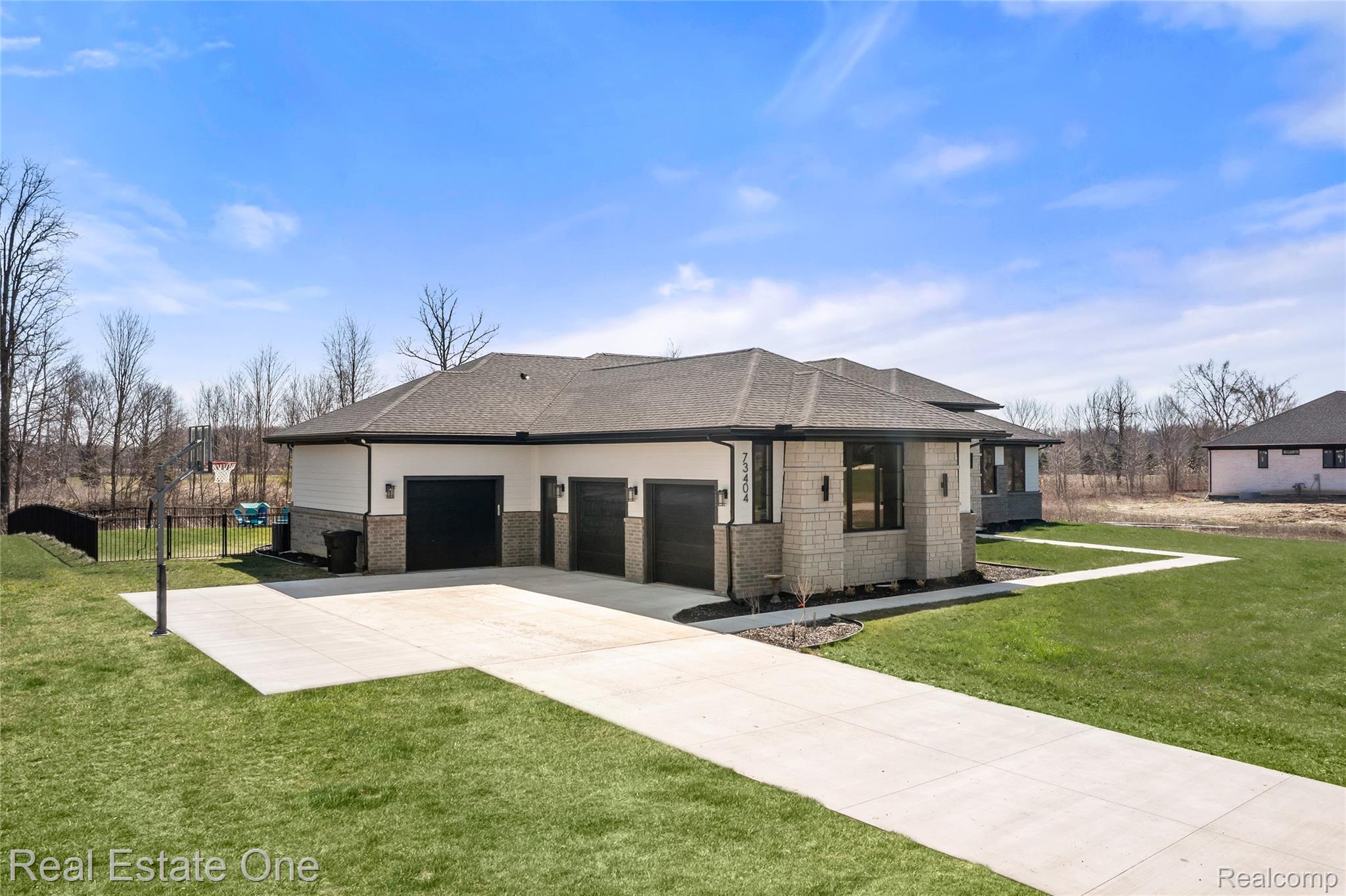 73404 Castle Court