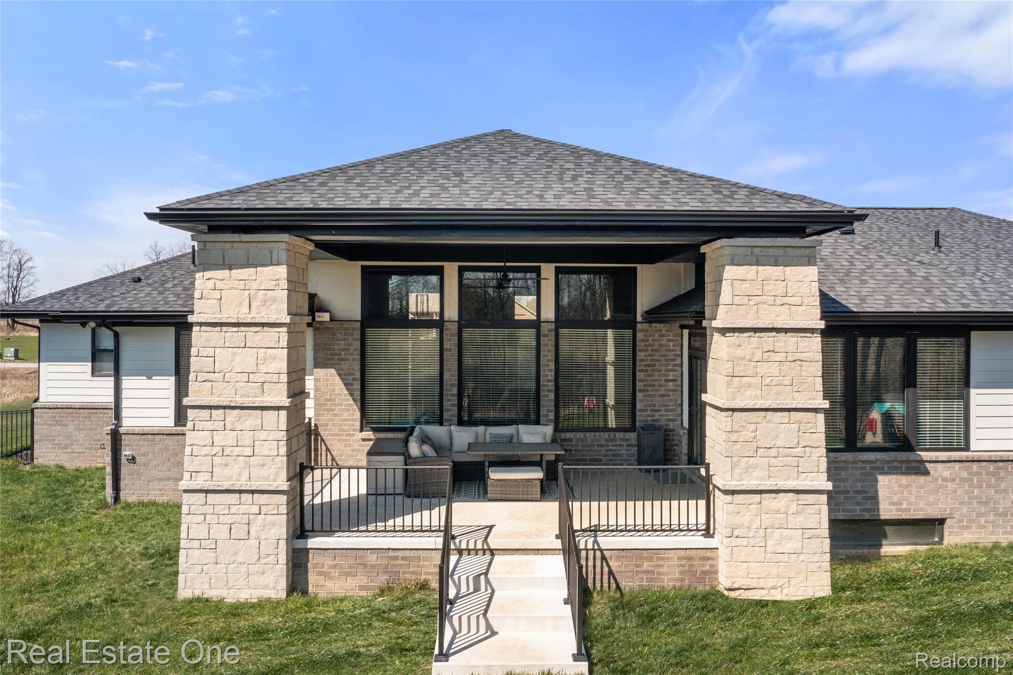 73404 Castle Court