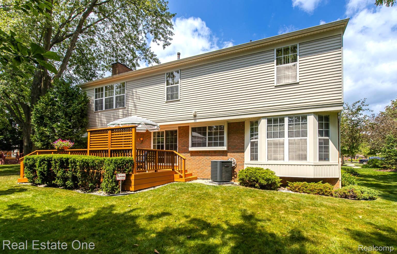 234 Grosvenor Drive