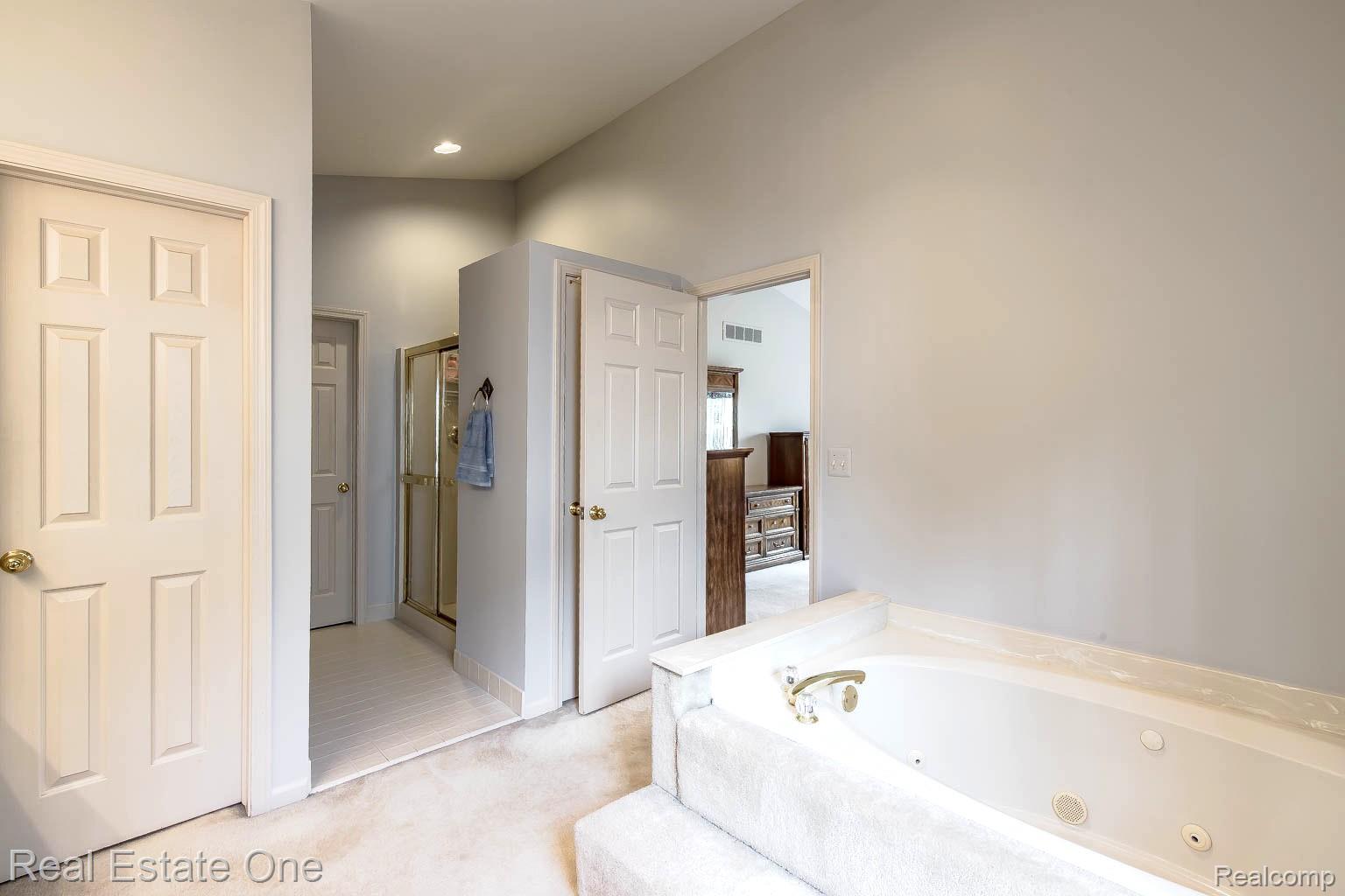 234 Grosvenor Drive