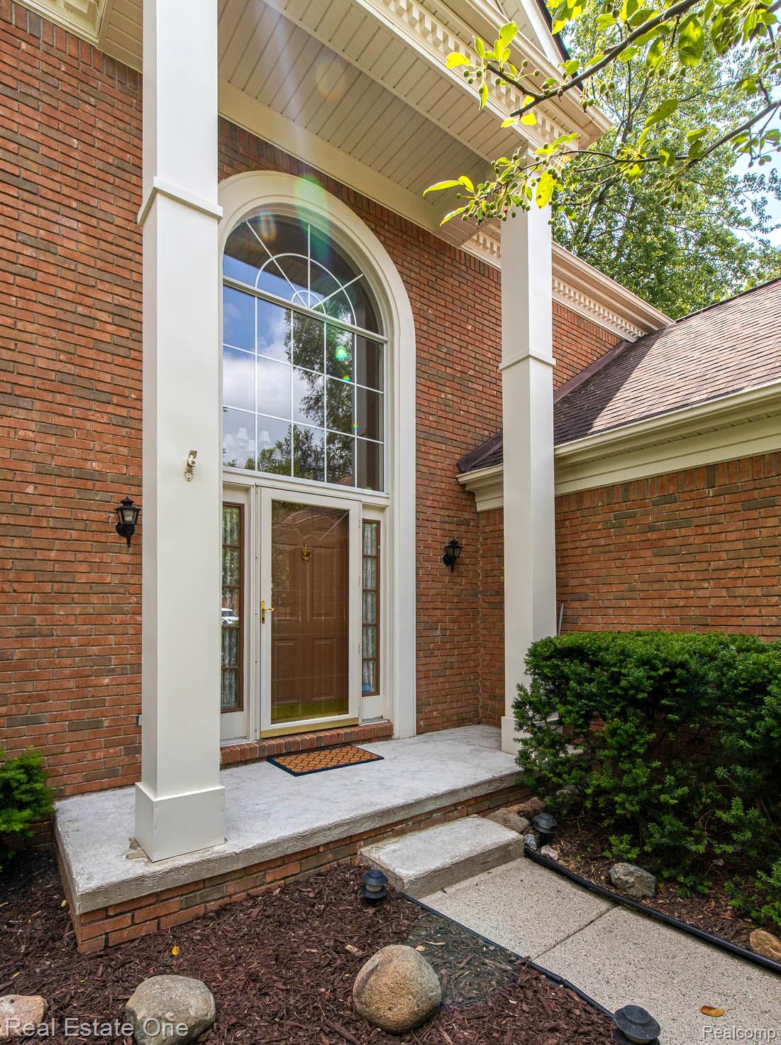 234 Grosvenor Drive