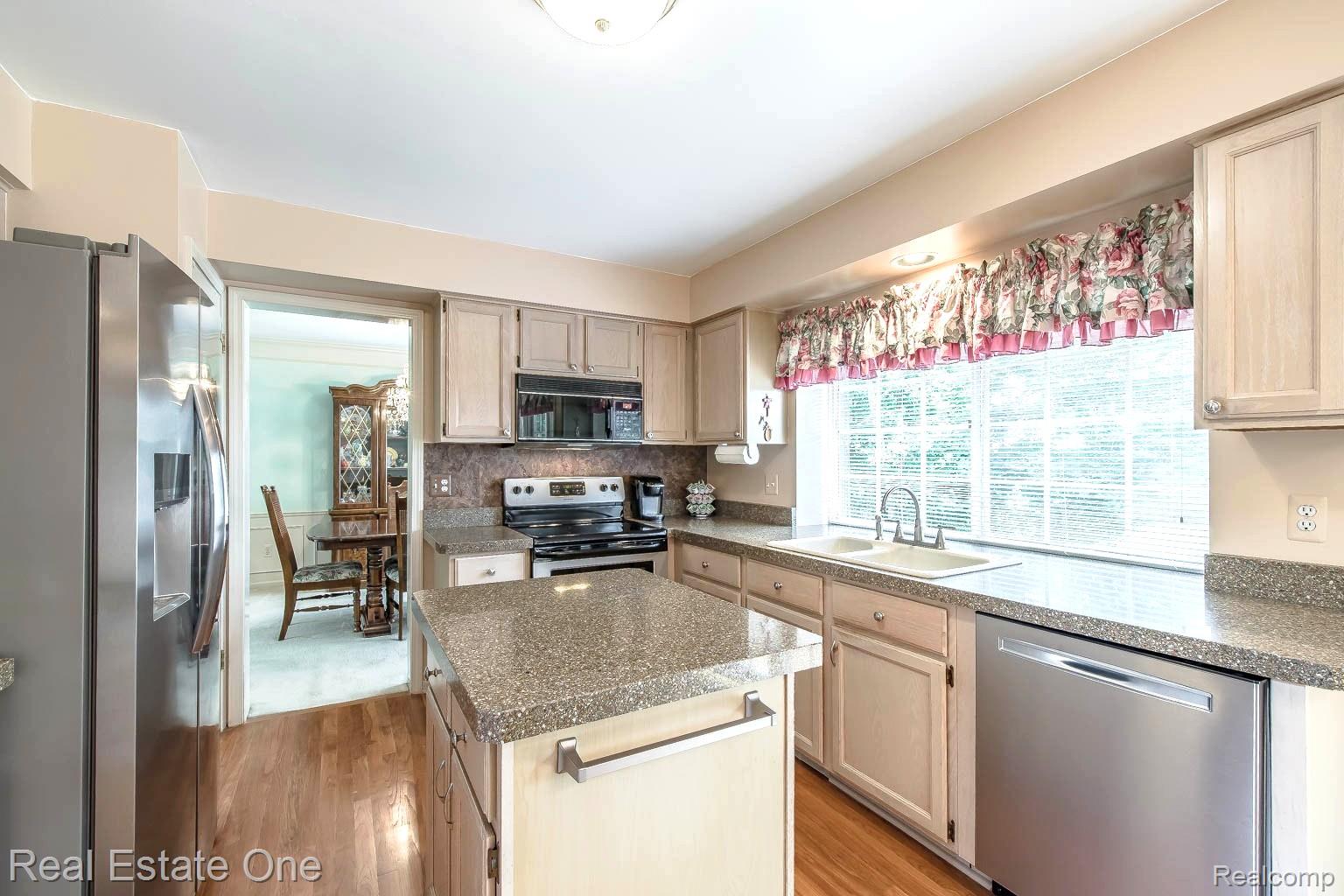 234 Grosvenor Drive