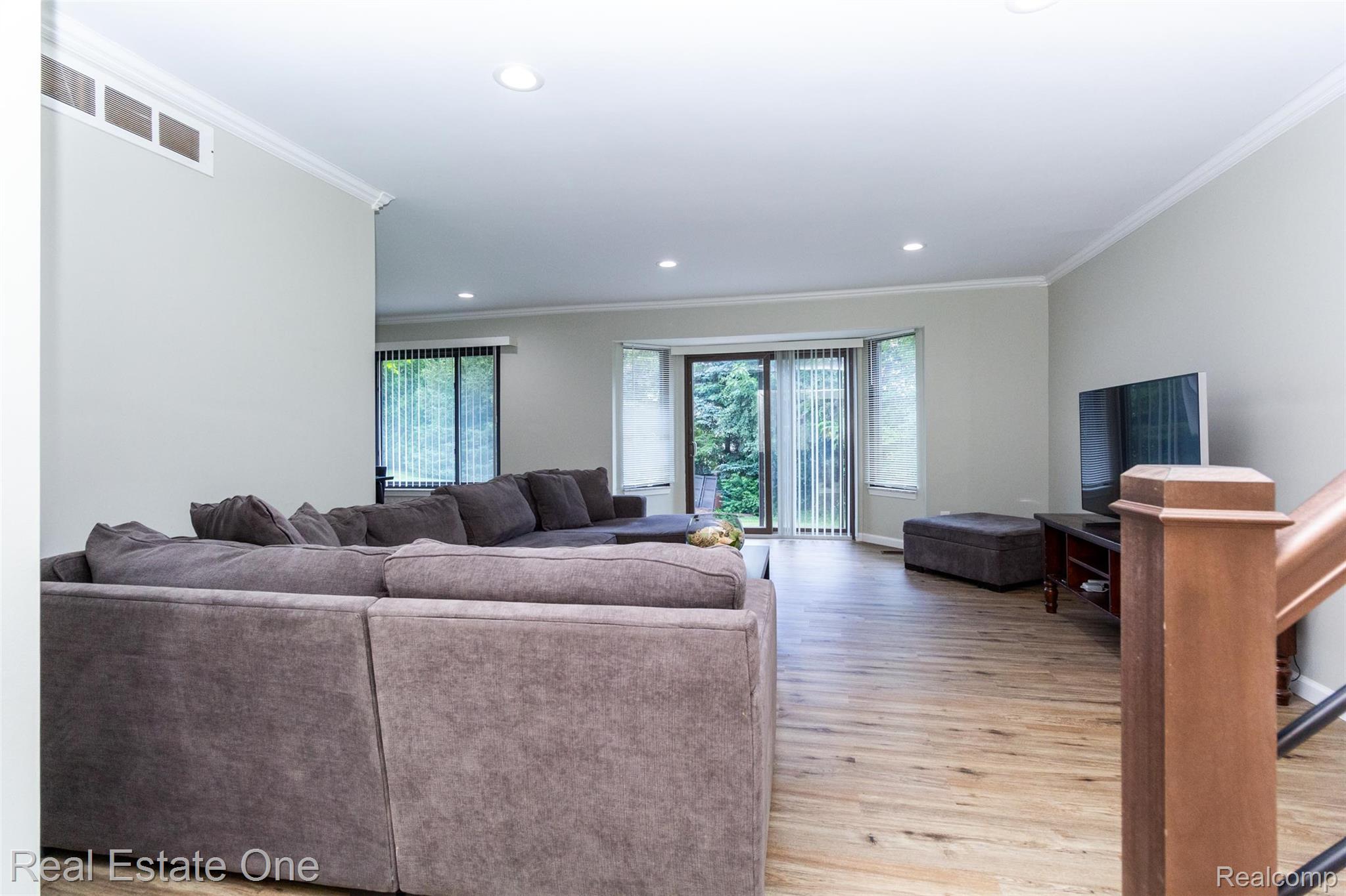 320 Antoinette Drive
