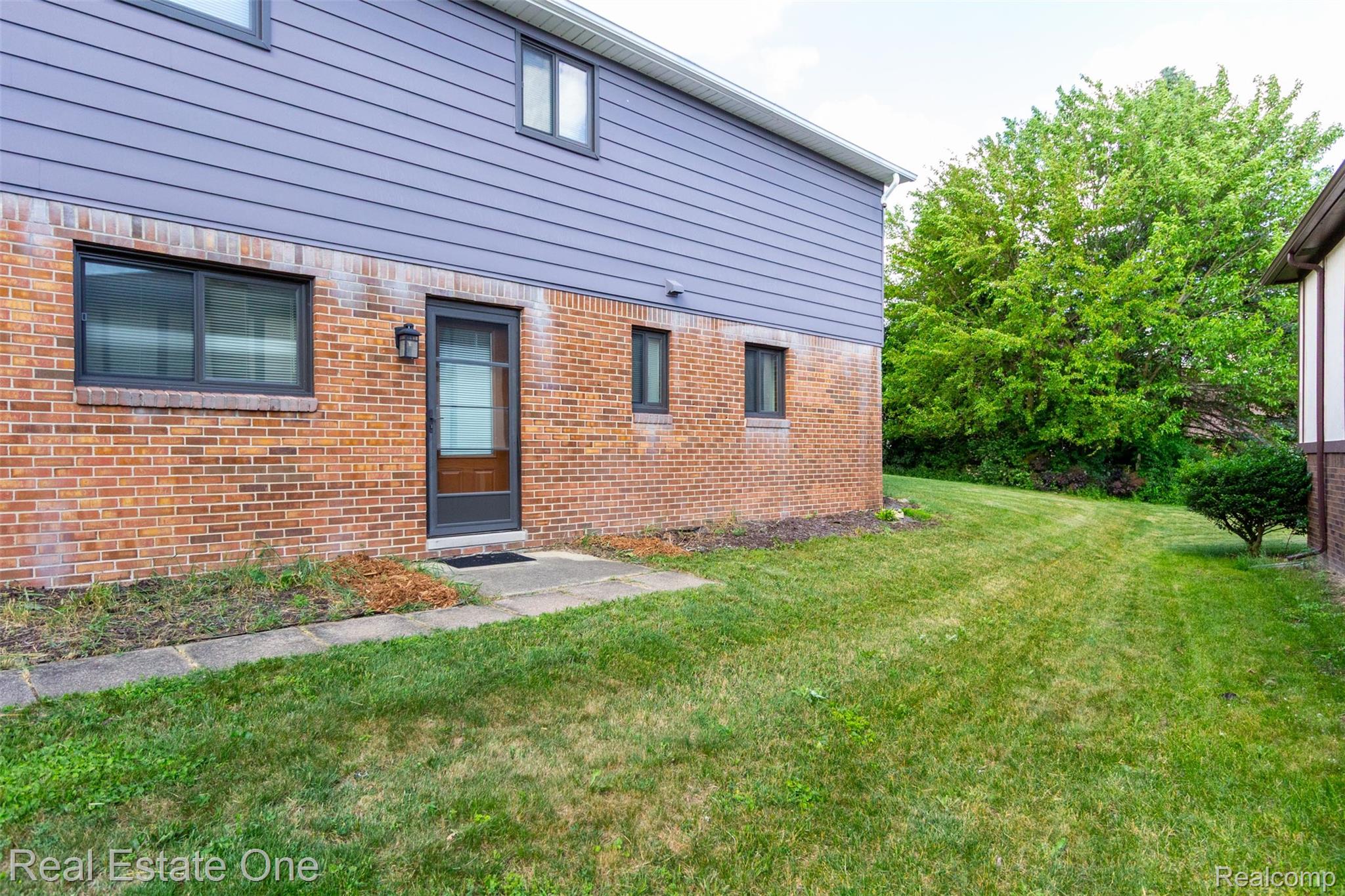 320 Antoinette Drive