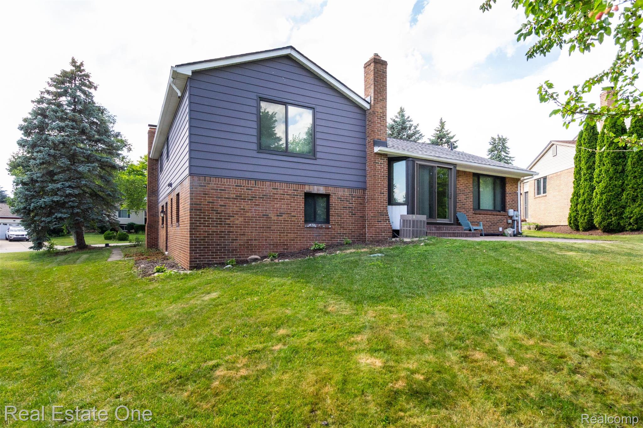 320 Antoinette Drive