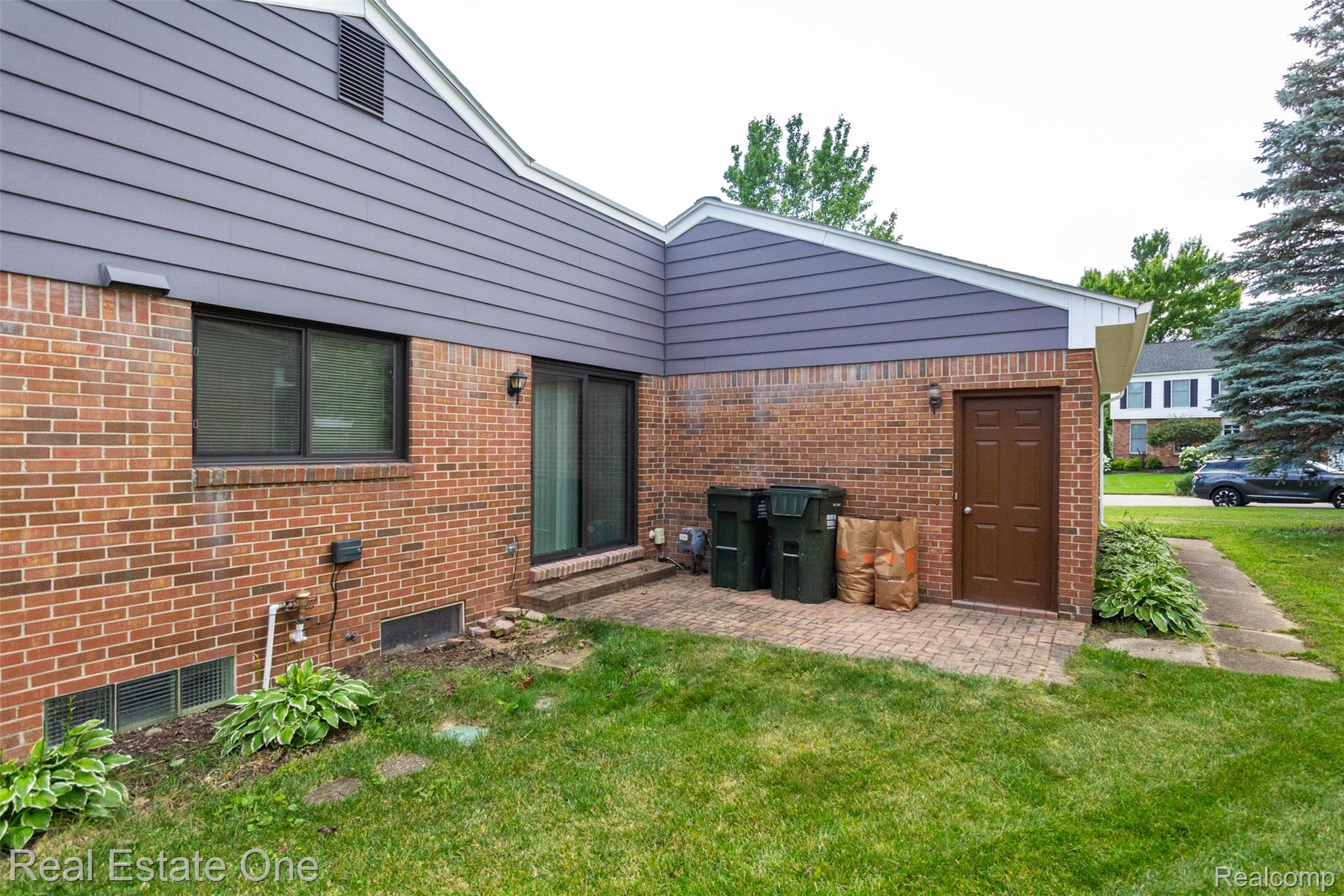 320 Antoinette Drive