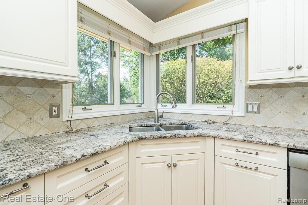 1654 Greenwich Drive