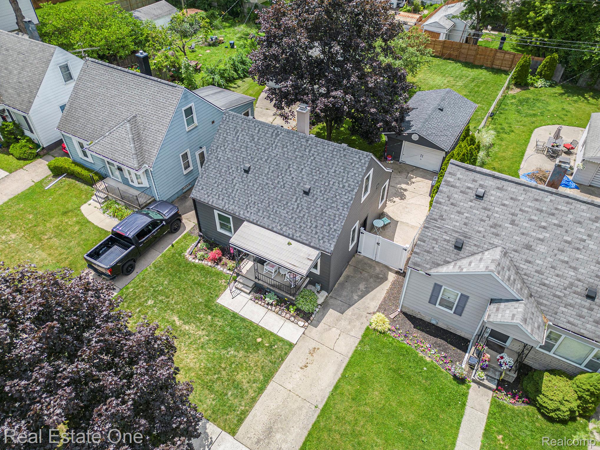 3821 Edgar Avenue
