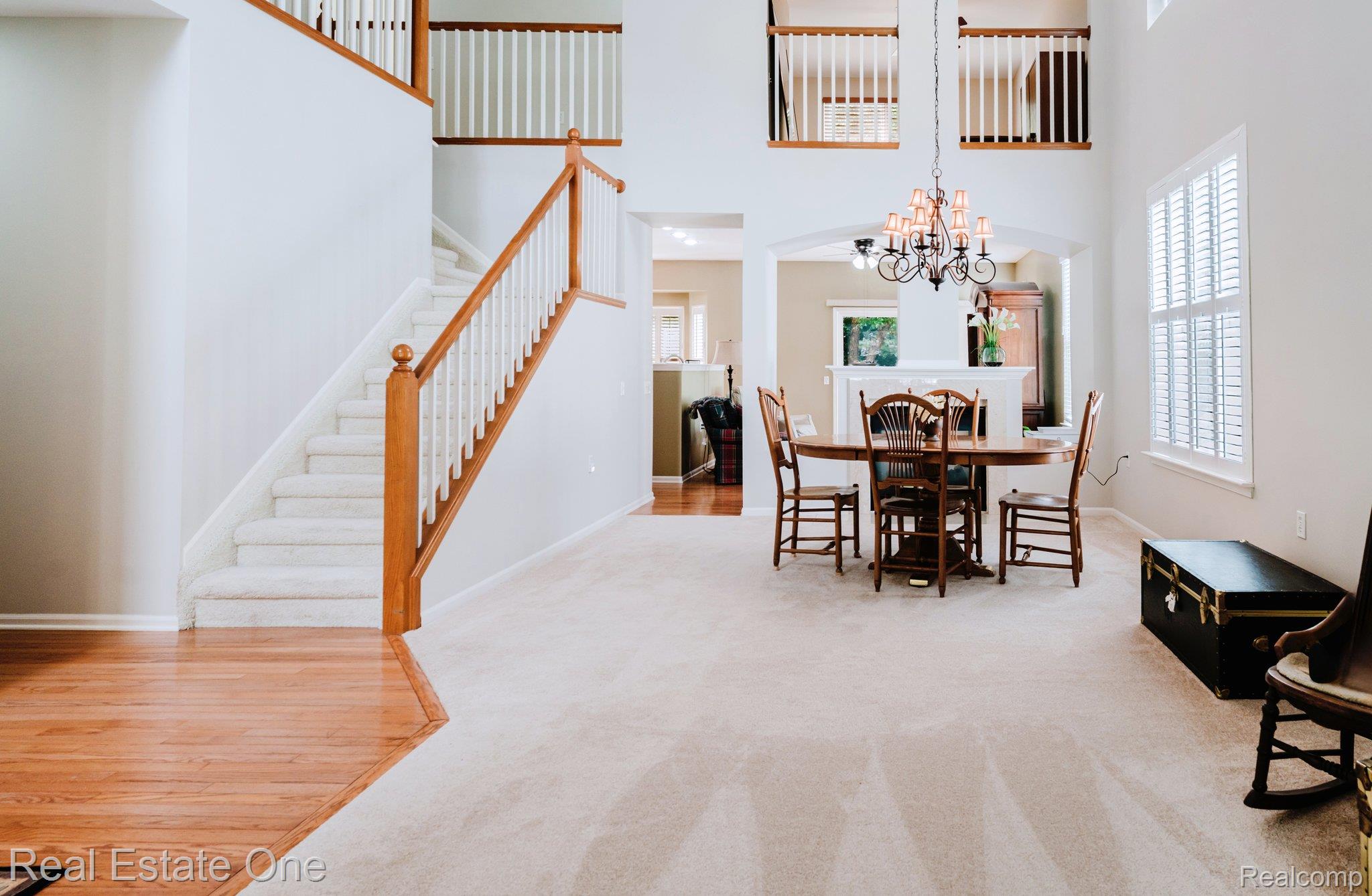 4033 Hillsdale Drive