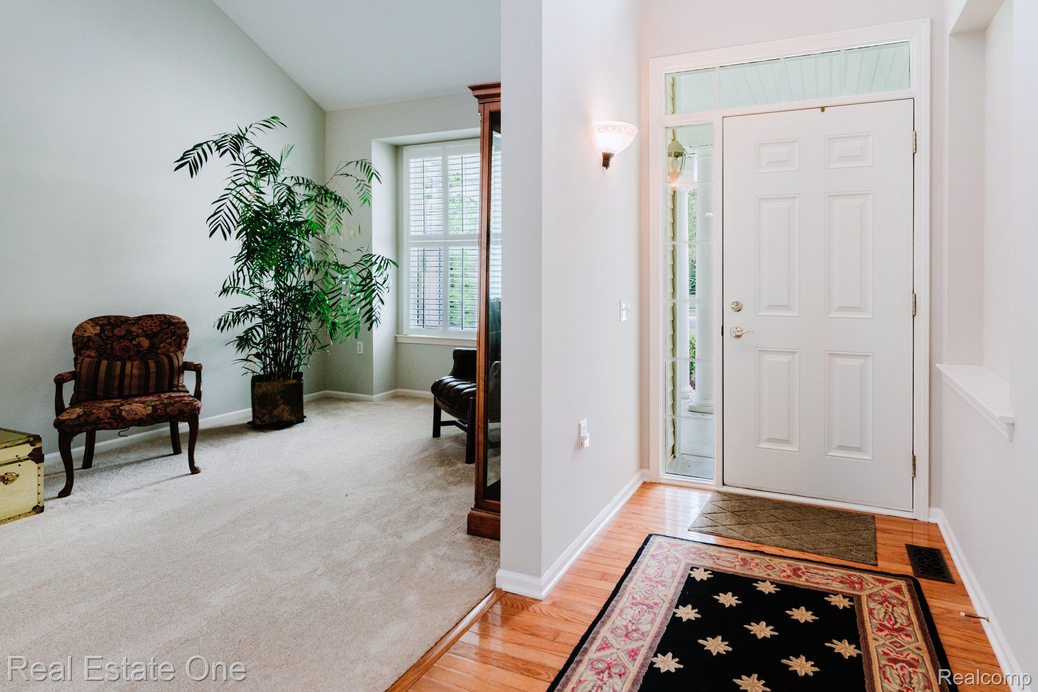 4033 Hillsdale Drive
