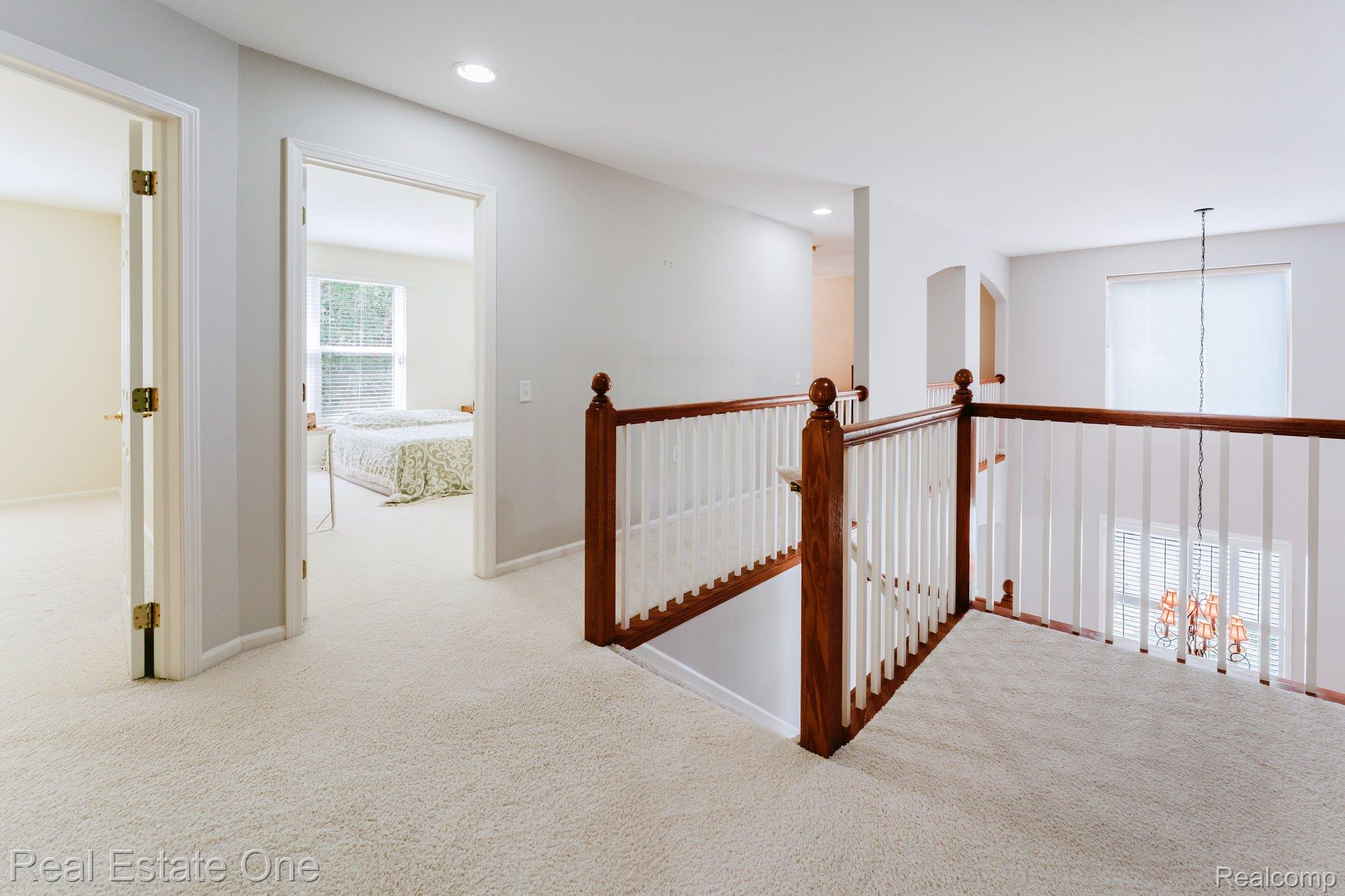 4033 Hillsdale Drive