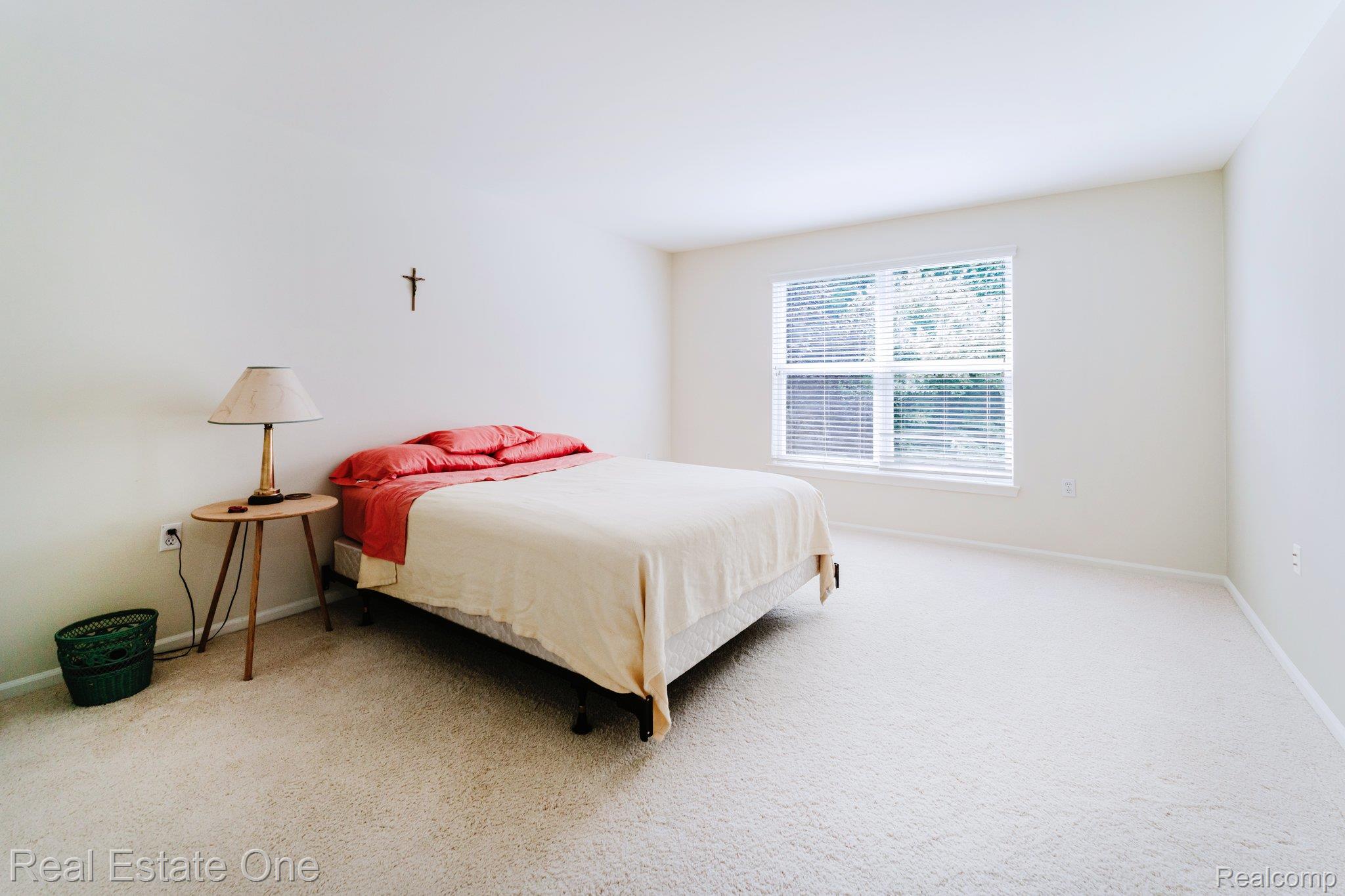 4033 Hillsdale Drive