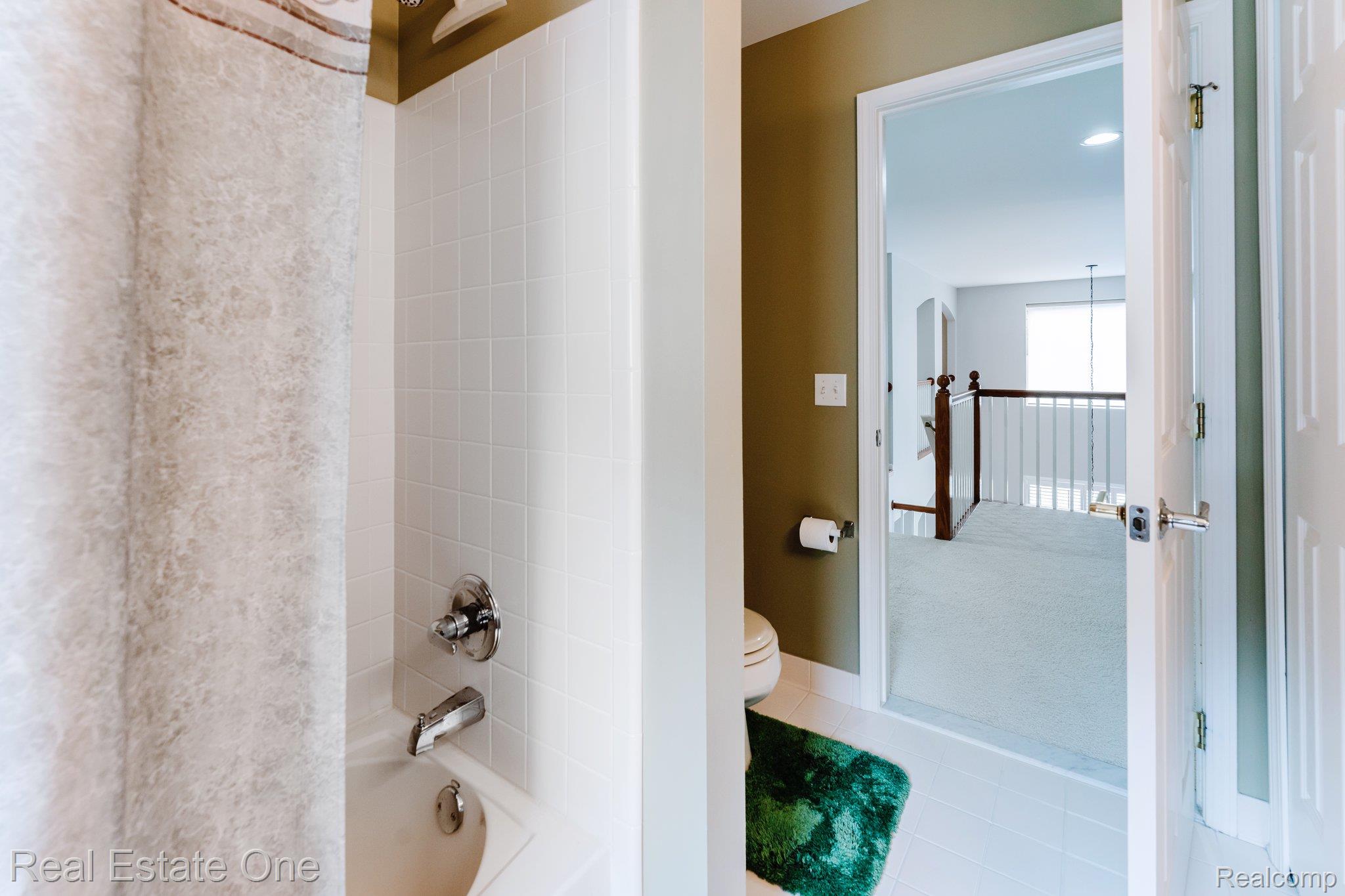 4033 Hillsdale Drive