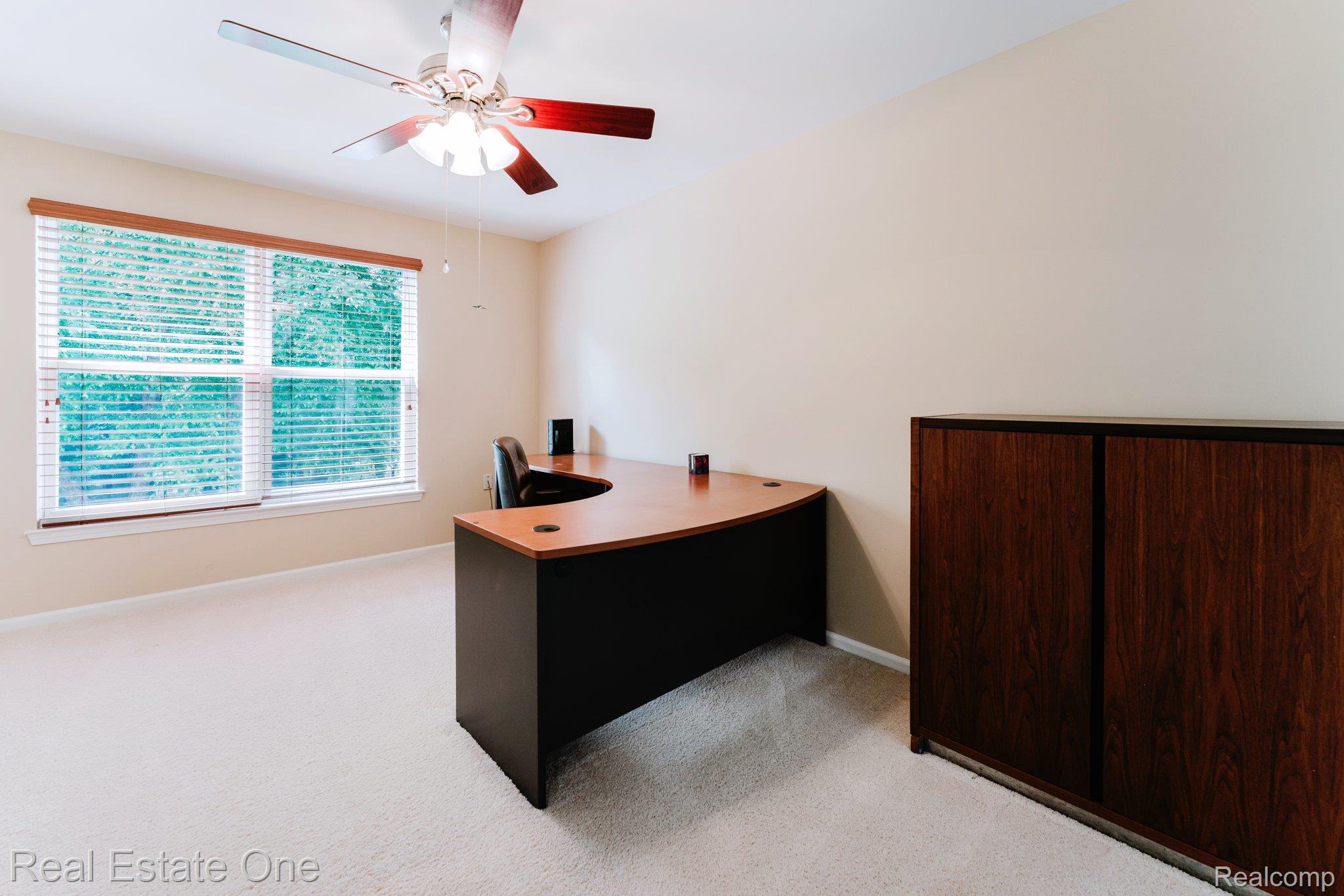 4033 Hillsdale Drive