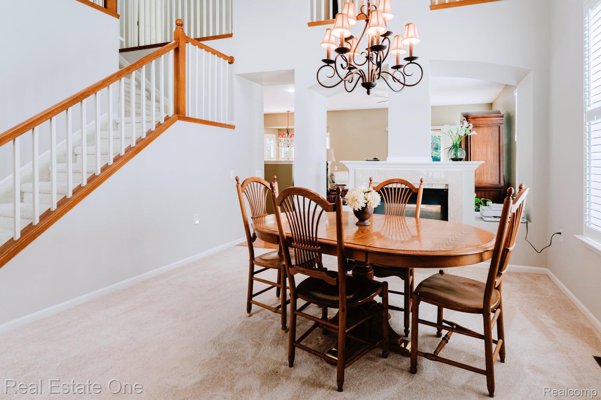 4033 Hillsdale Drive