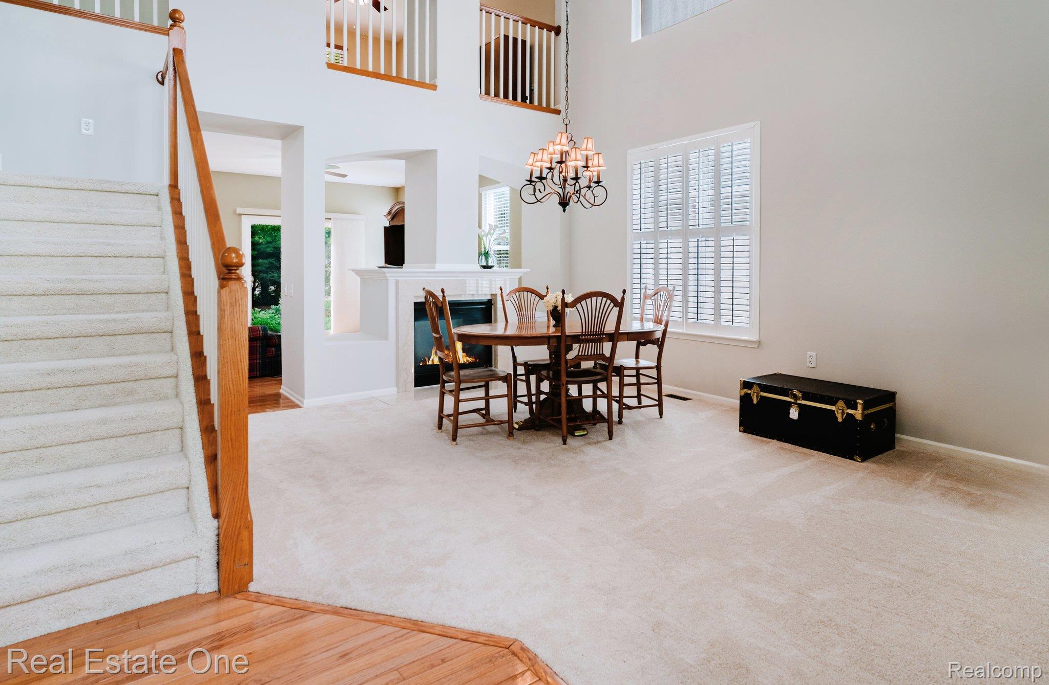 4033 Hillsdale Drive