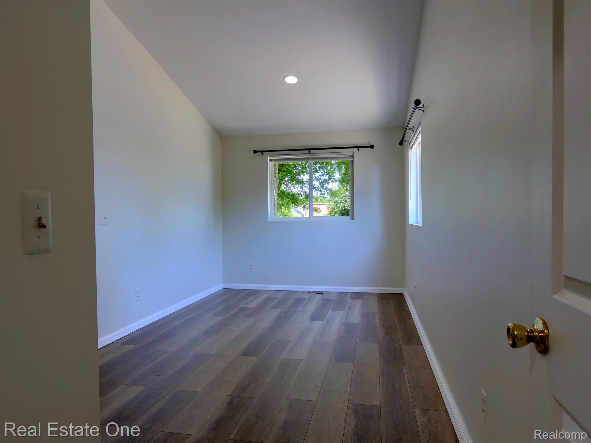 643 DETROIT Avenue