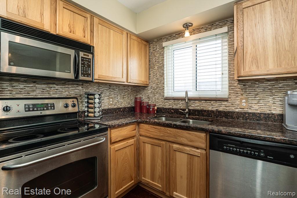 1097 Tienken Court