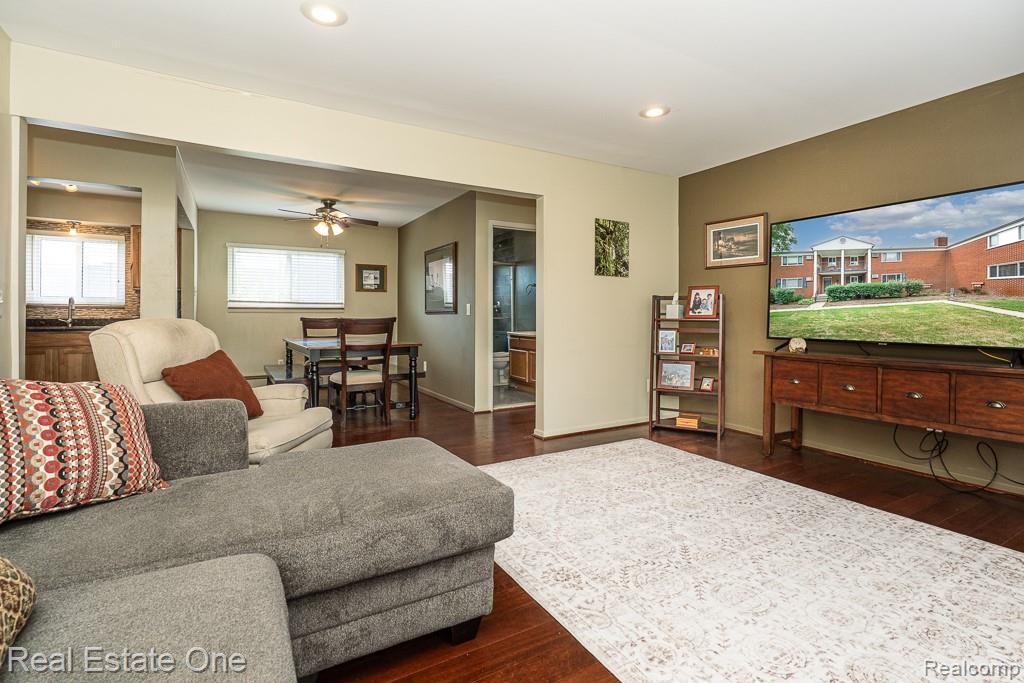 1097 Tienken Court