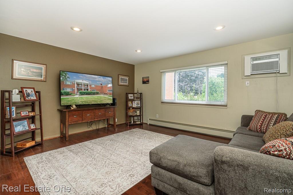 1097 Tienken Court