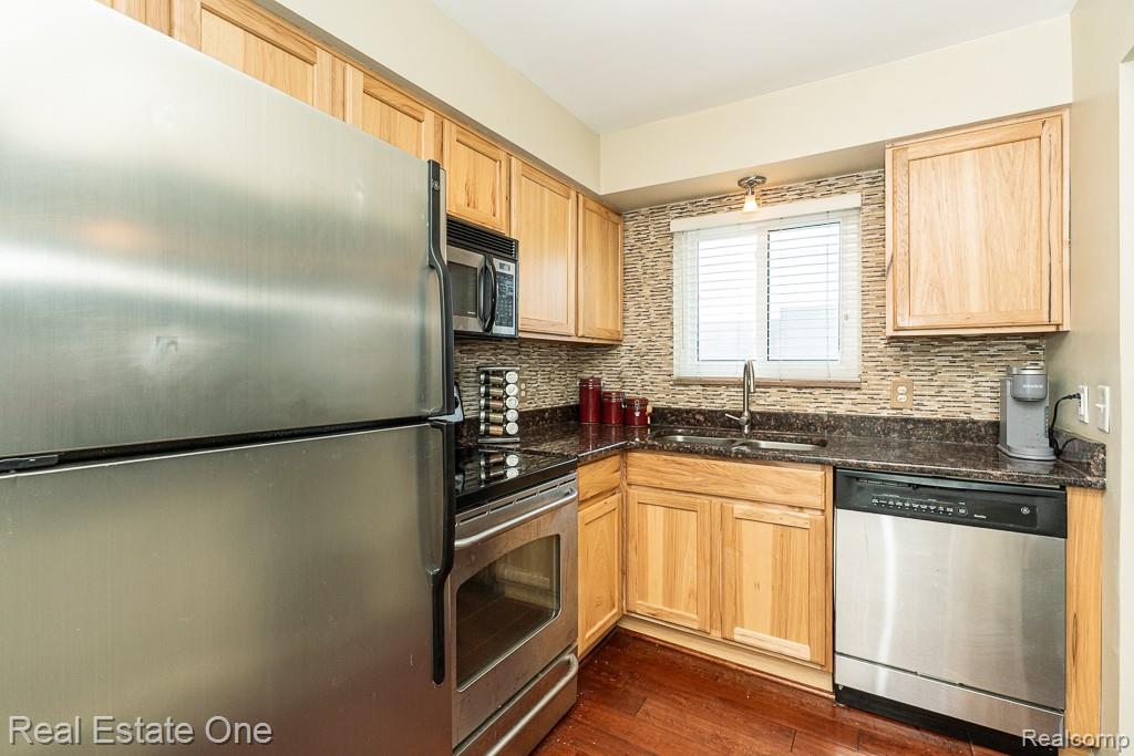 1097 Tienken Court