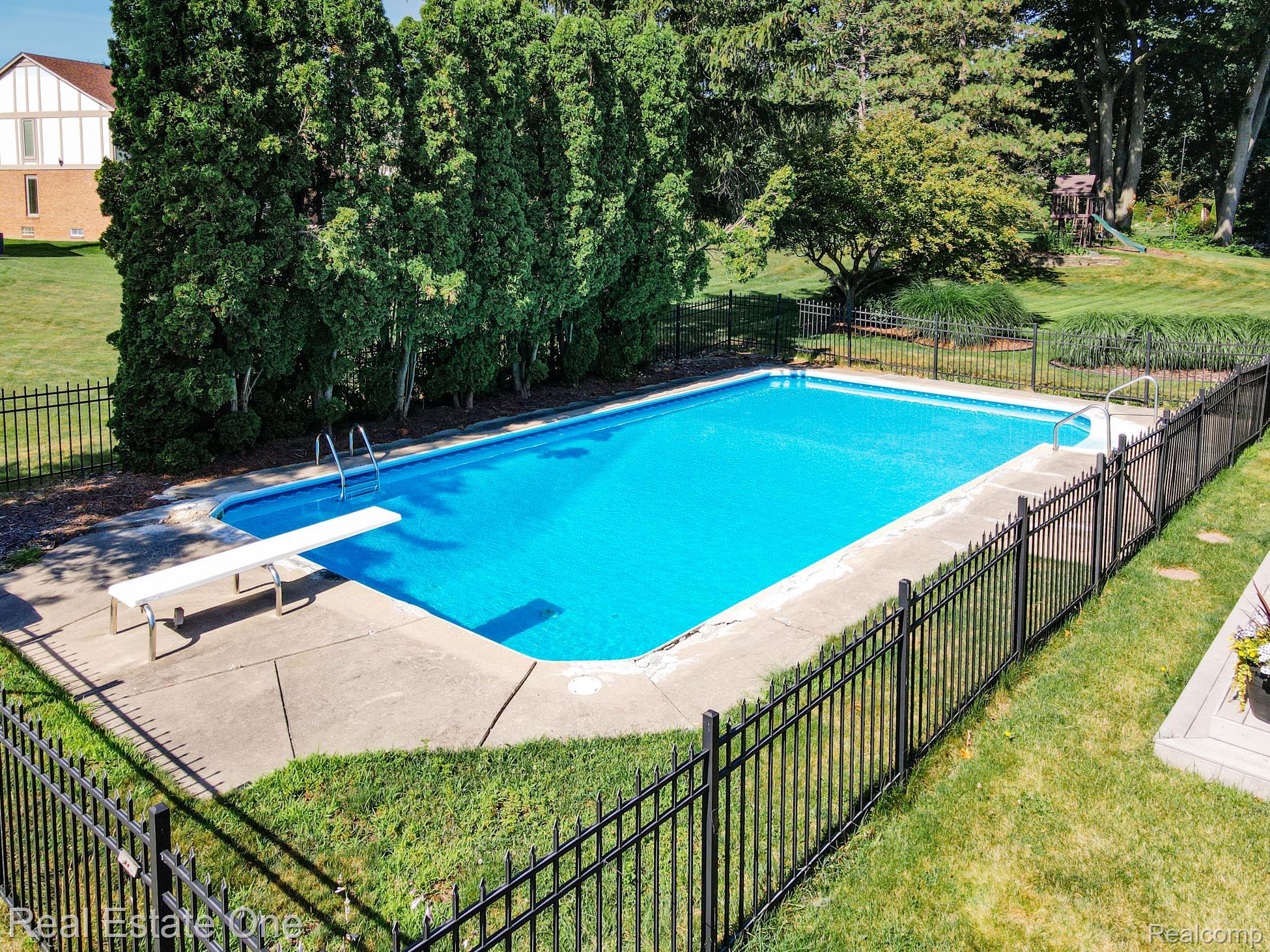 3377 Charlwood Drive