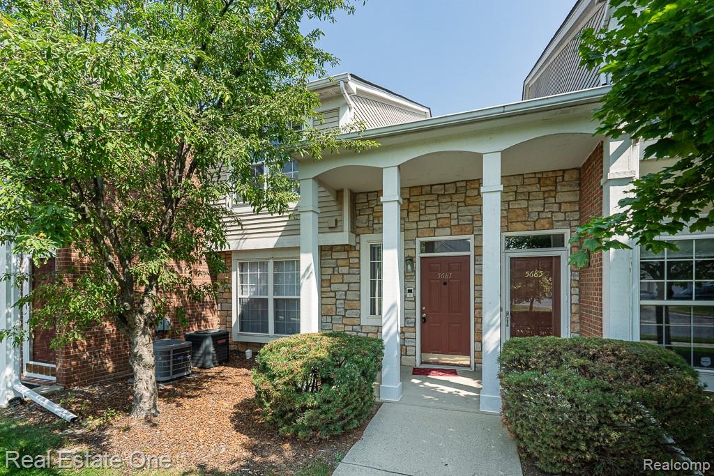 5681 PINE AIRES Drive Unit: 154