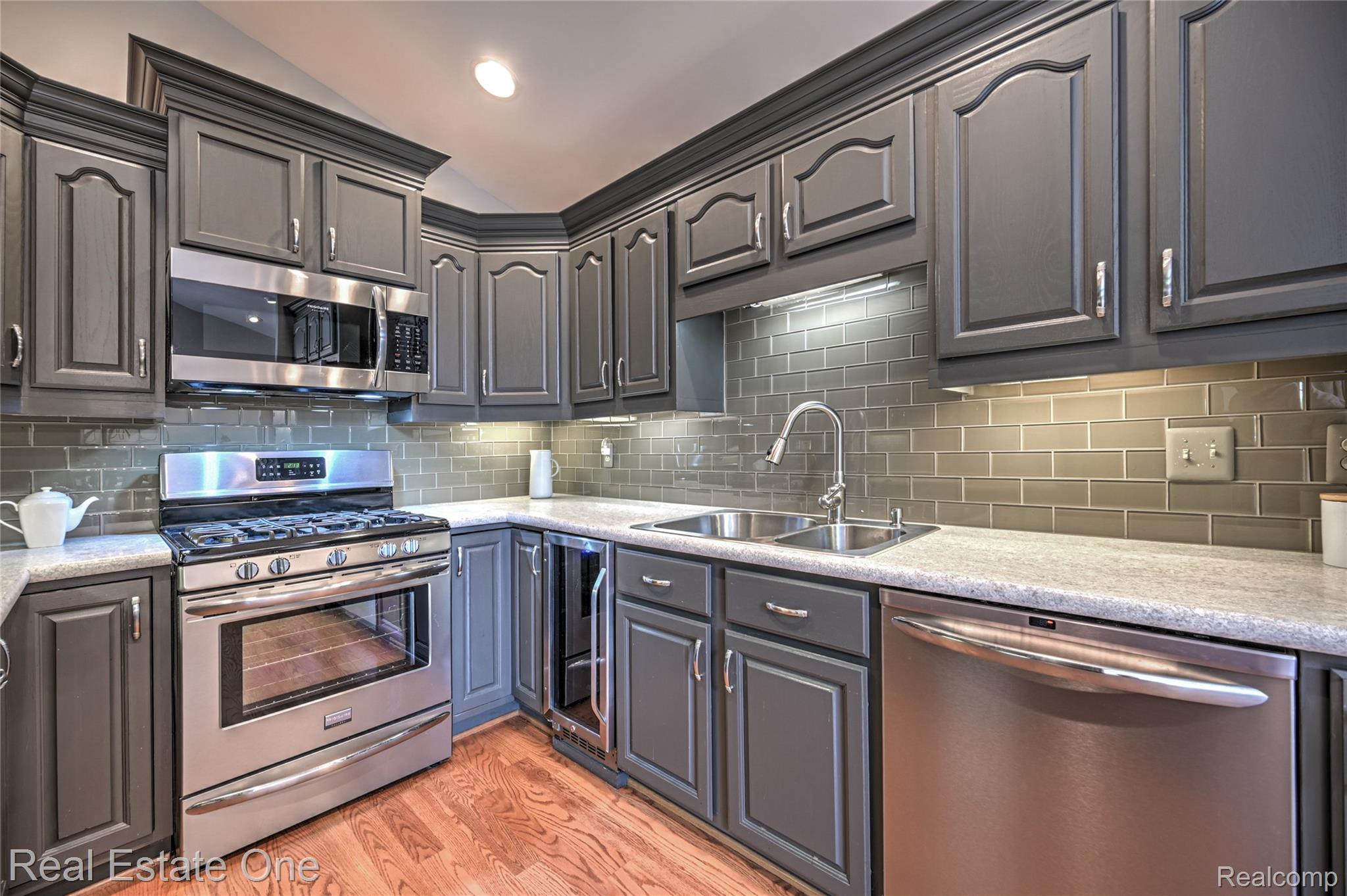 1556 Gas Light Lane Unit: 199