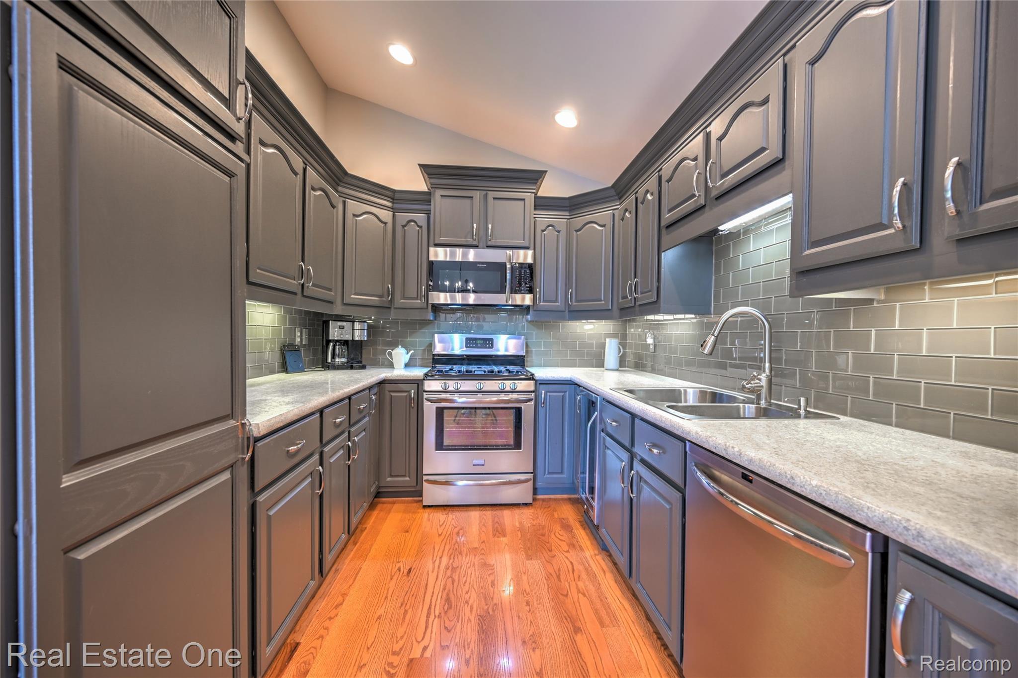 1556 Gas Light Lane Unit: 199