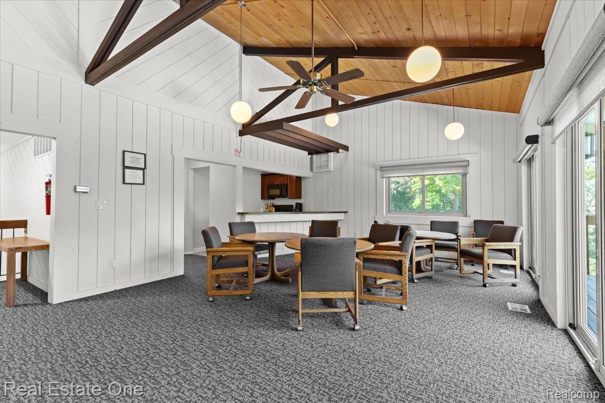 1527 Charter Oak Drive