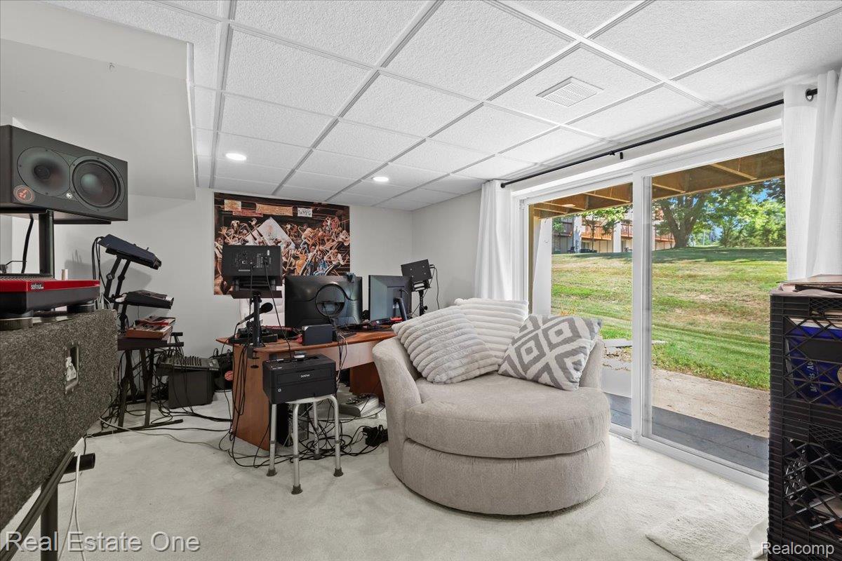 1527 Charter Oak Drive