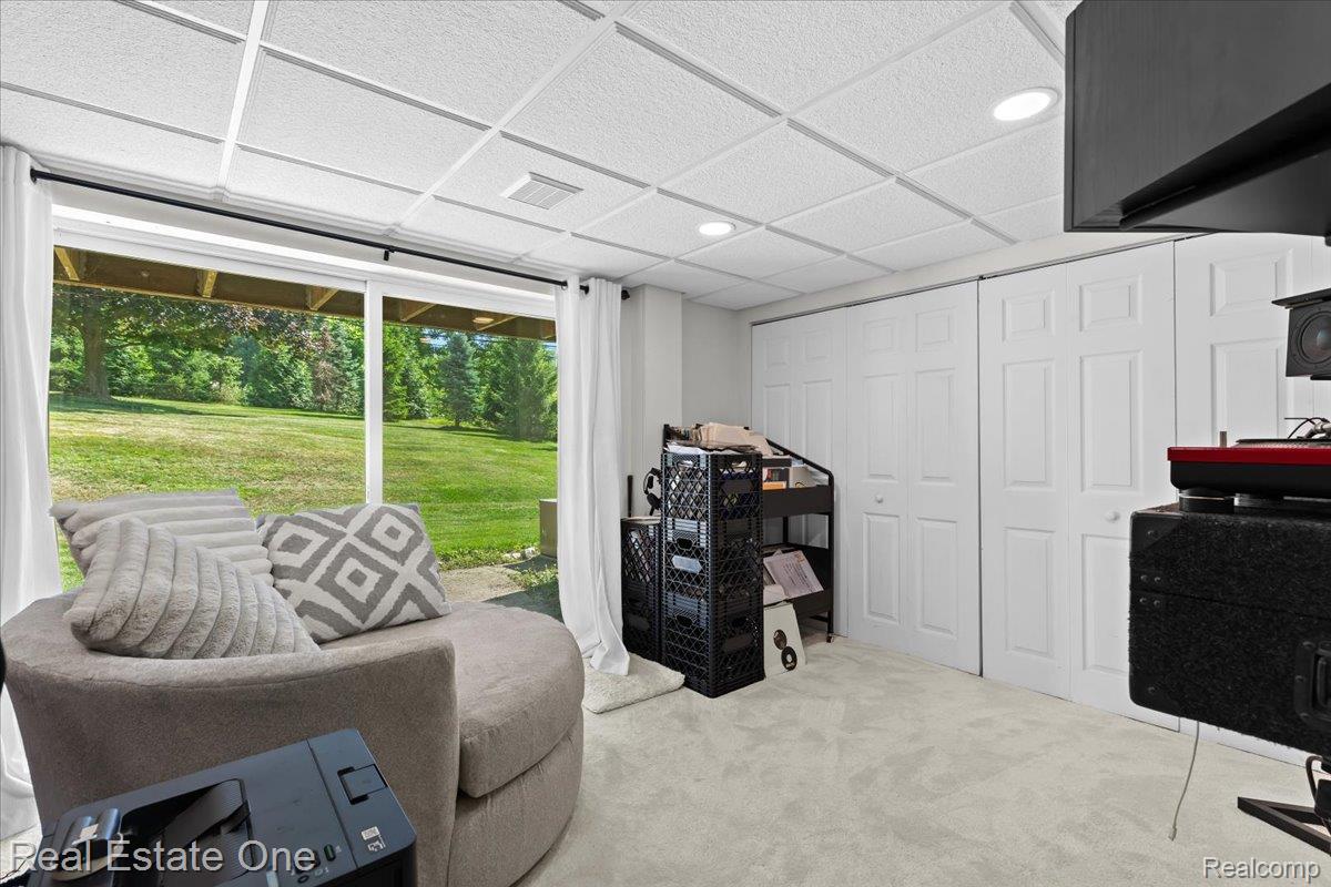 1527 Charter Oak Drive