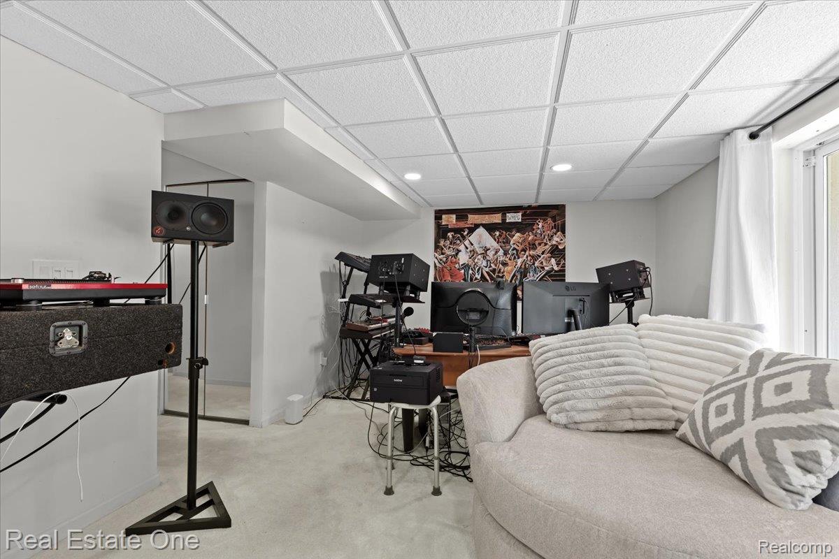 1527 Charter Oak Drive