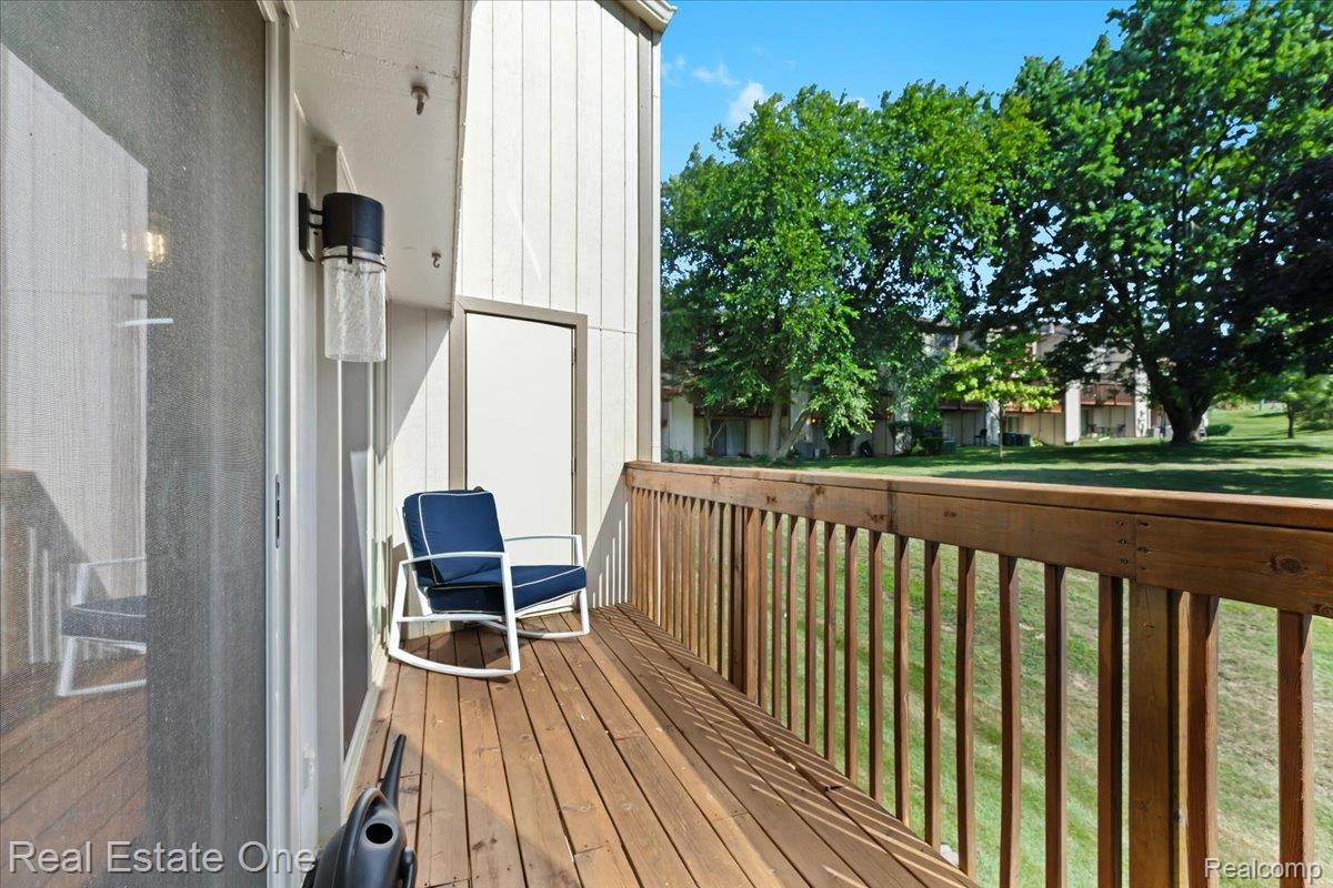 1527 Charter Oak Drive