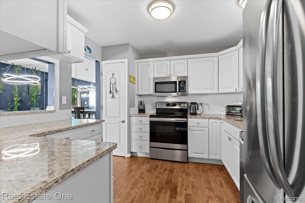 1527 Charter Oak Drive