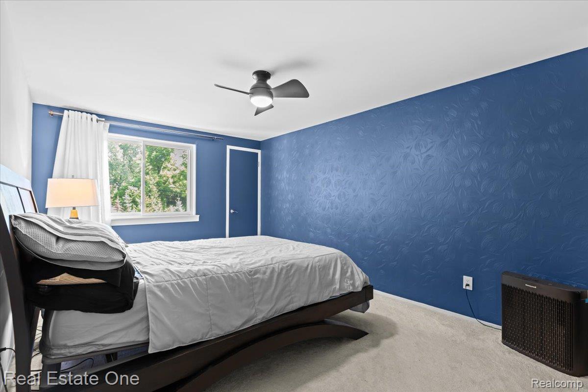 1527 Charter Oak Drive