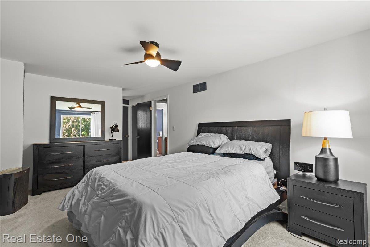 1527 Charter Oak Drive