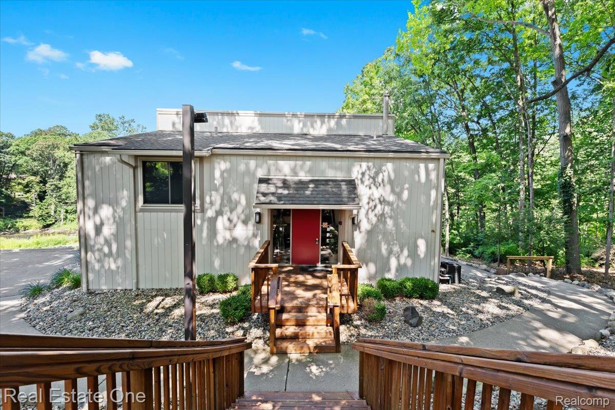 1527 Charter Oak Drive