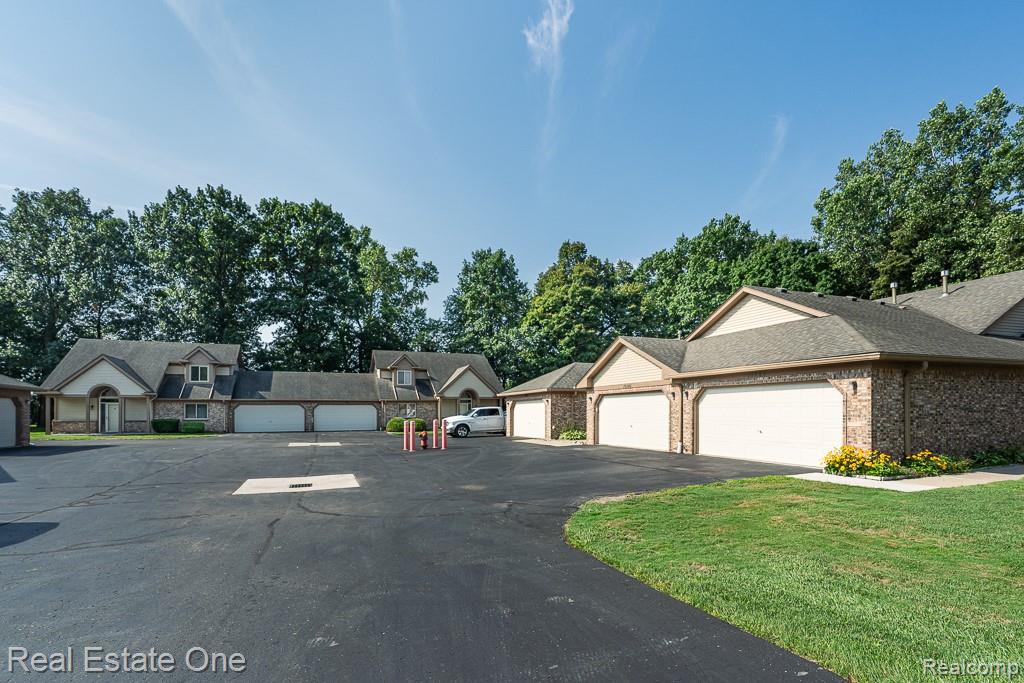 16546 Woodlane