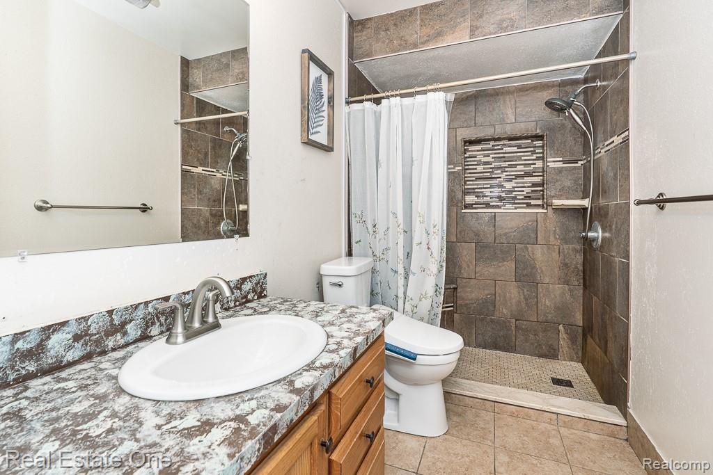 16546 Woodlane