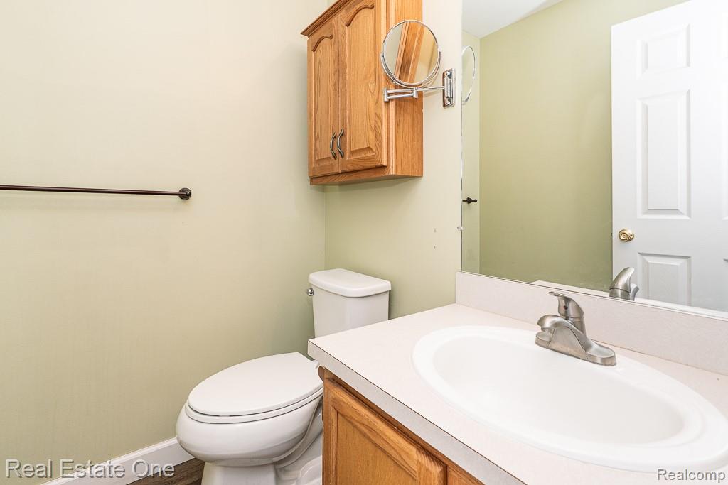16546 Woodlane