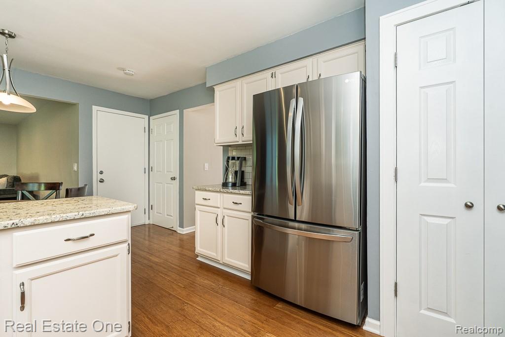 2200 N Fairview Lane