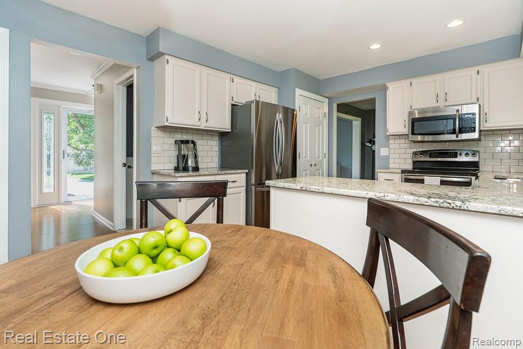2200 N Fairview Lane