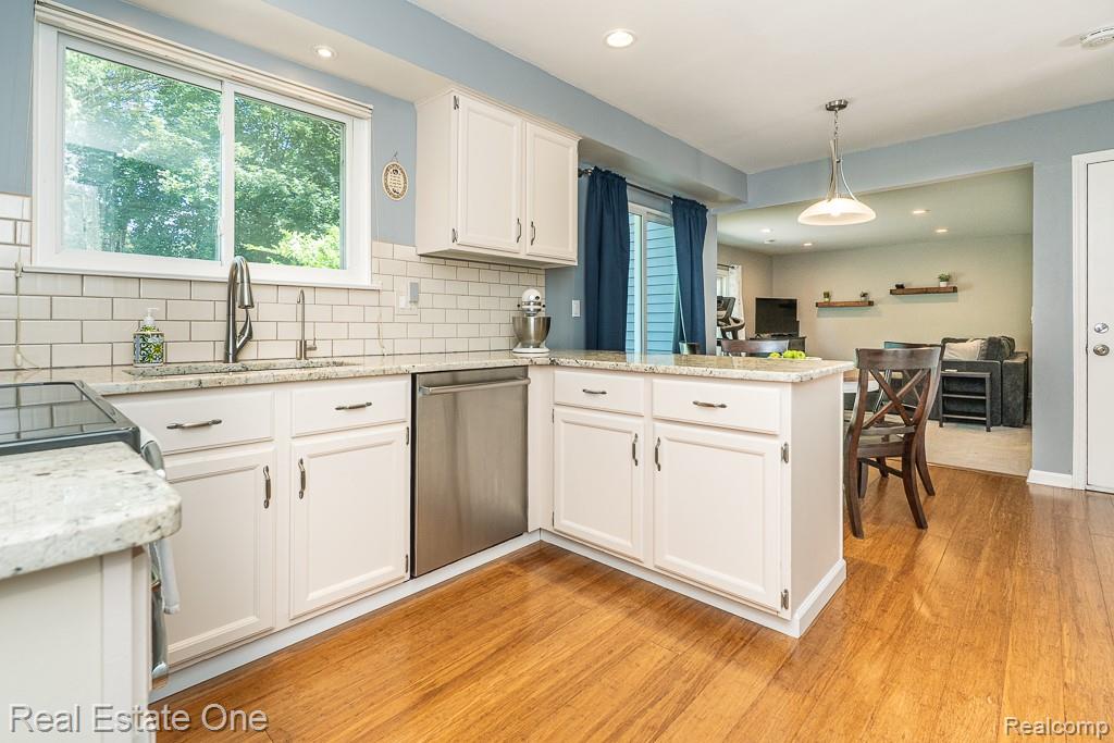 2200 N Fairview Lane