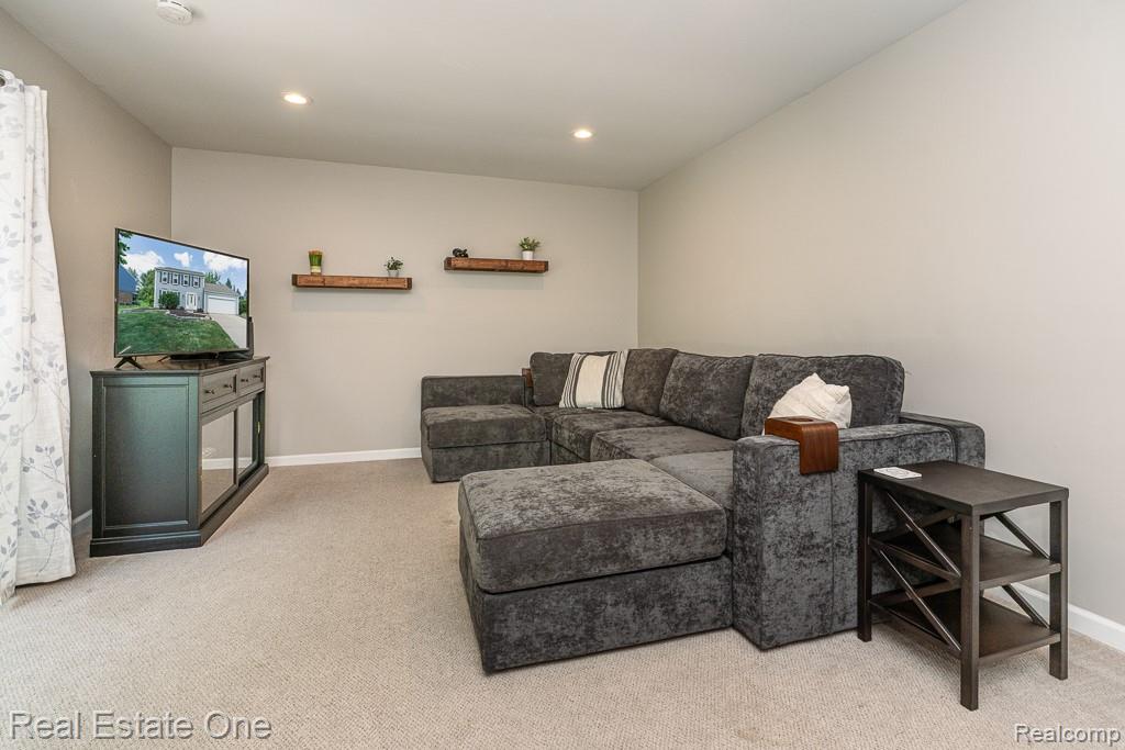 2200 N Fairview Lane