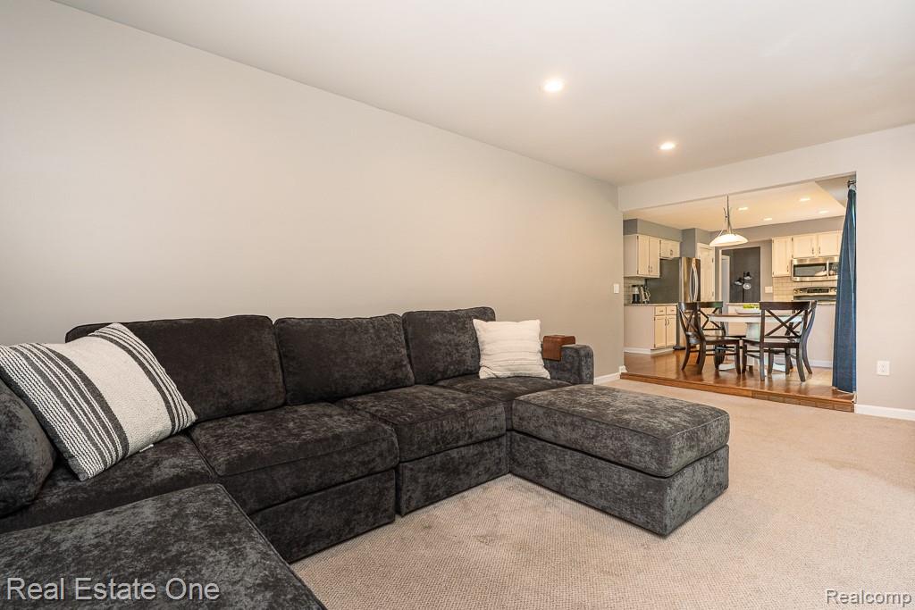 2200 N Fairview Lane