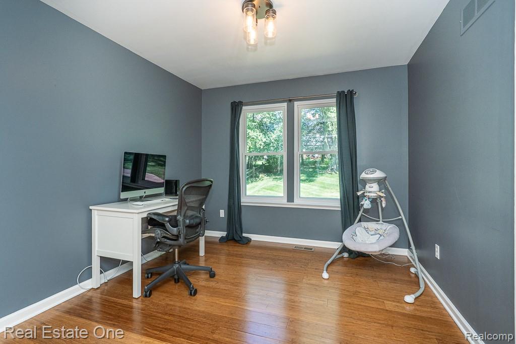 2200 N Fairview Lane
