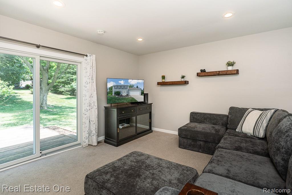 2200 N Fairview Lane